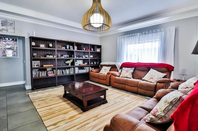 5 Bedroom Property for Sale in Myburgh Park Western Cape